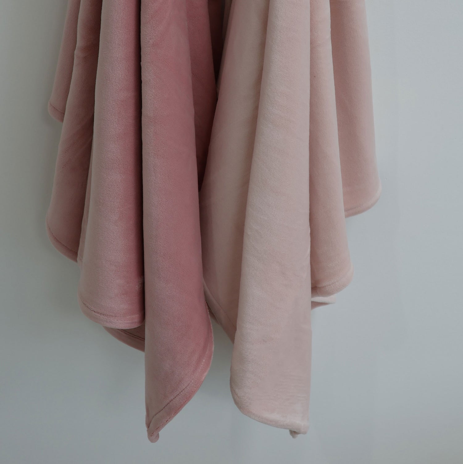 Nordic 2PK Stretchy Velour Cuddle Blankets - Berry/Rose - Bubba Blue Australia